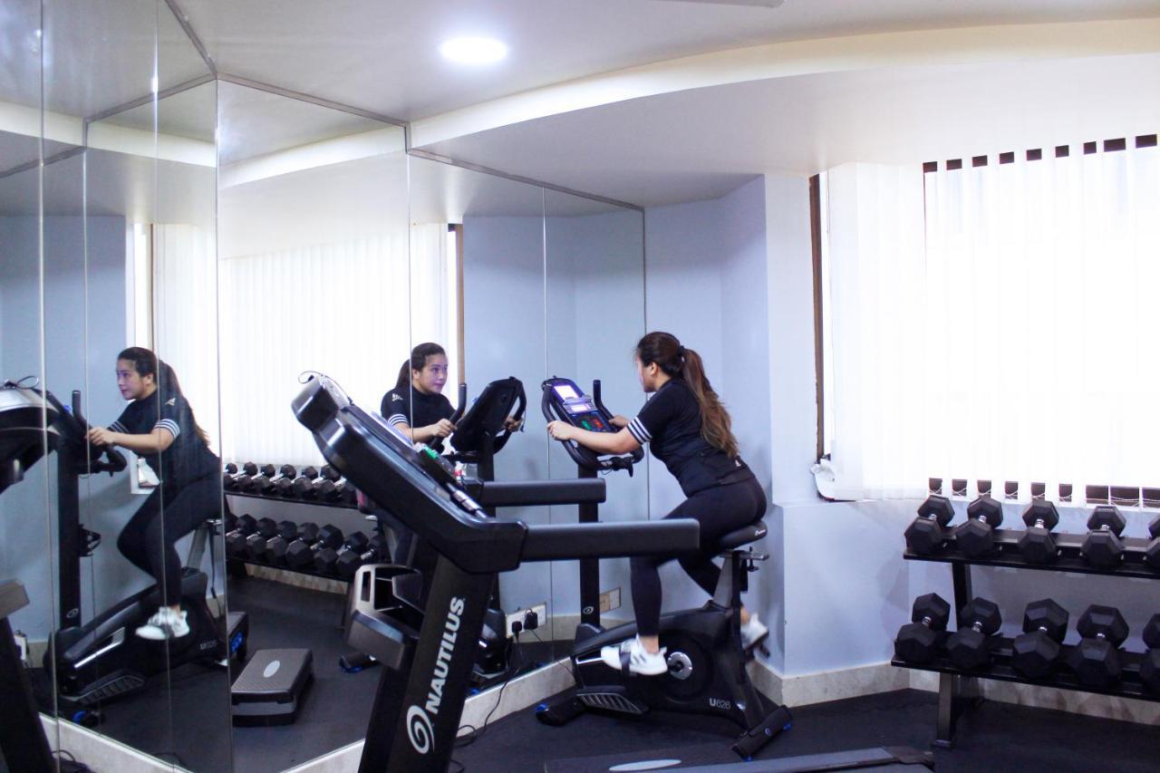 Al Diar Dana Hotel Абу Даби Екстериор снимка